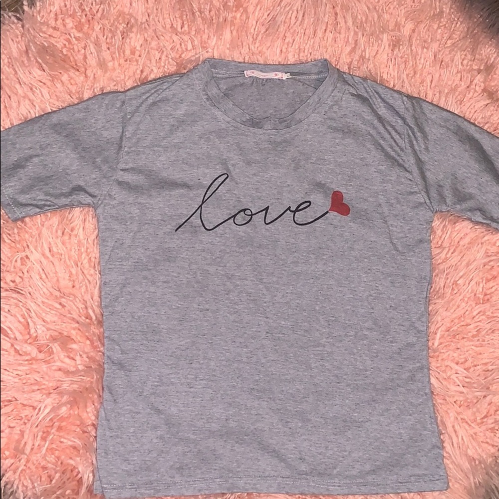Short-sleeve gray T-shirt or pajama shirt